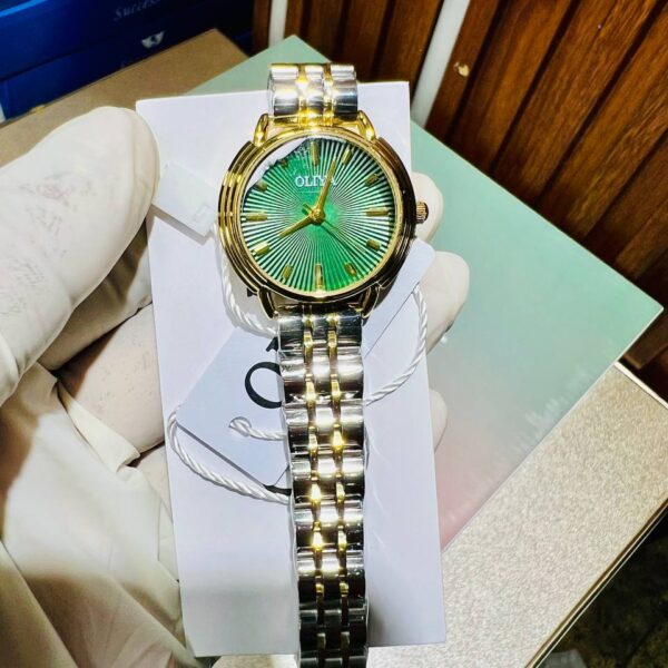 Oliya watches